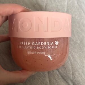 Monday Fresh Gardenia Exfoliating Body Scrub18oz brand new not used make offer